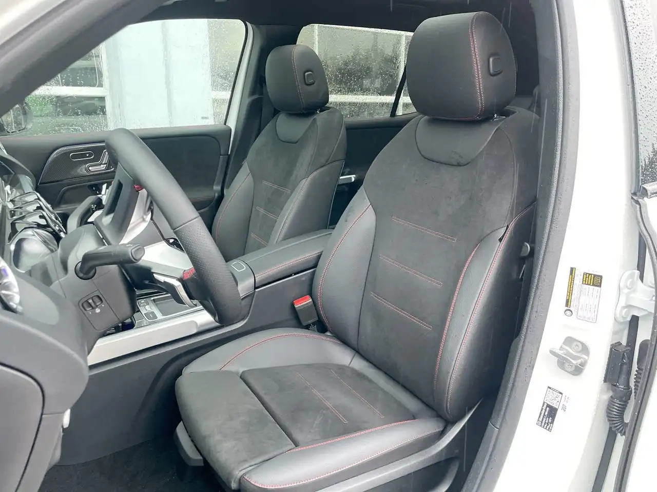 Mercedes-Benz GLB - Image 19