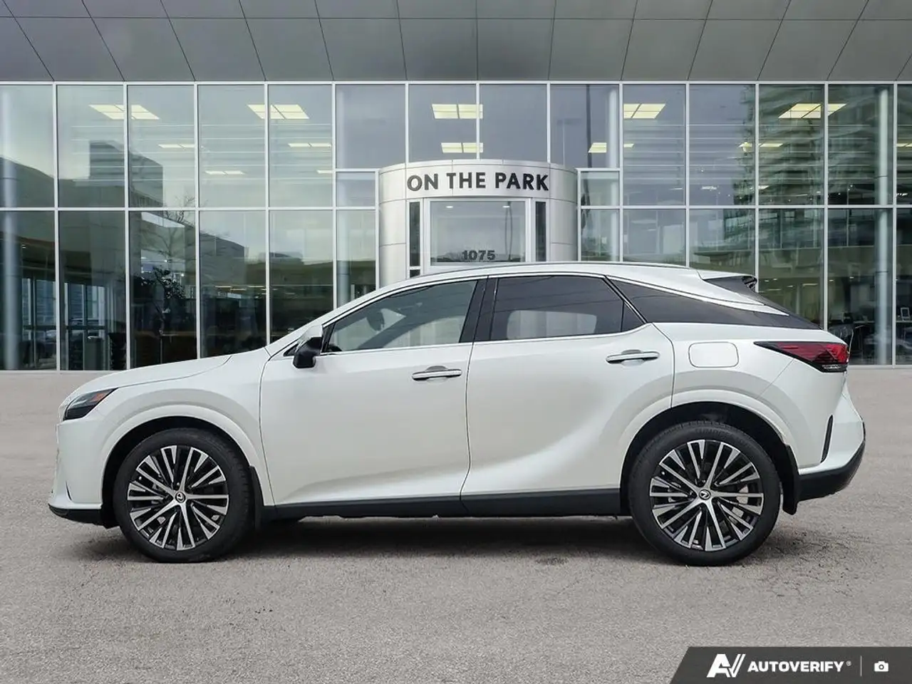 Lexus RX - Image 4