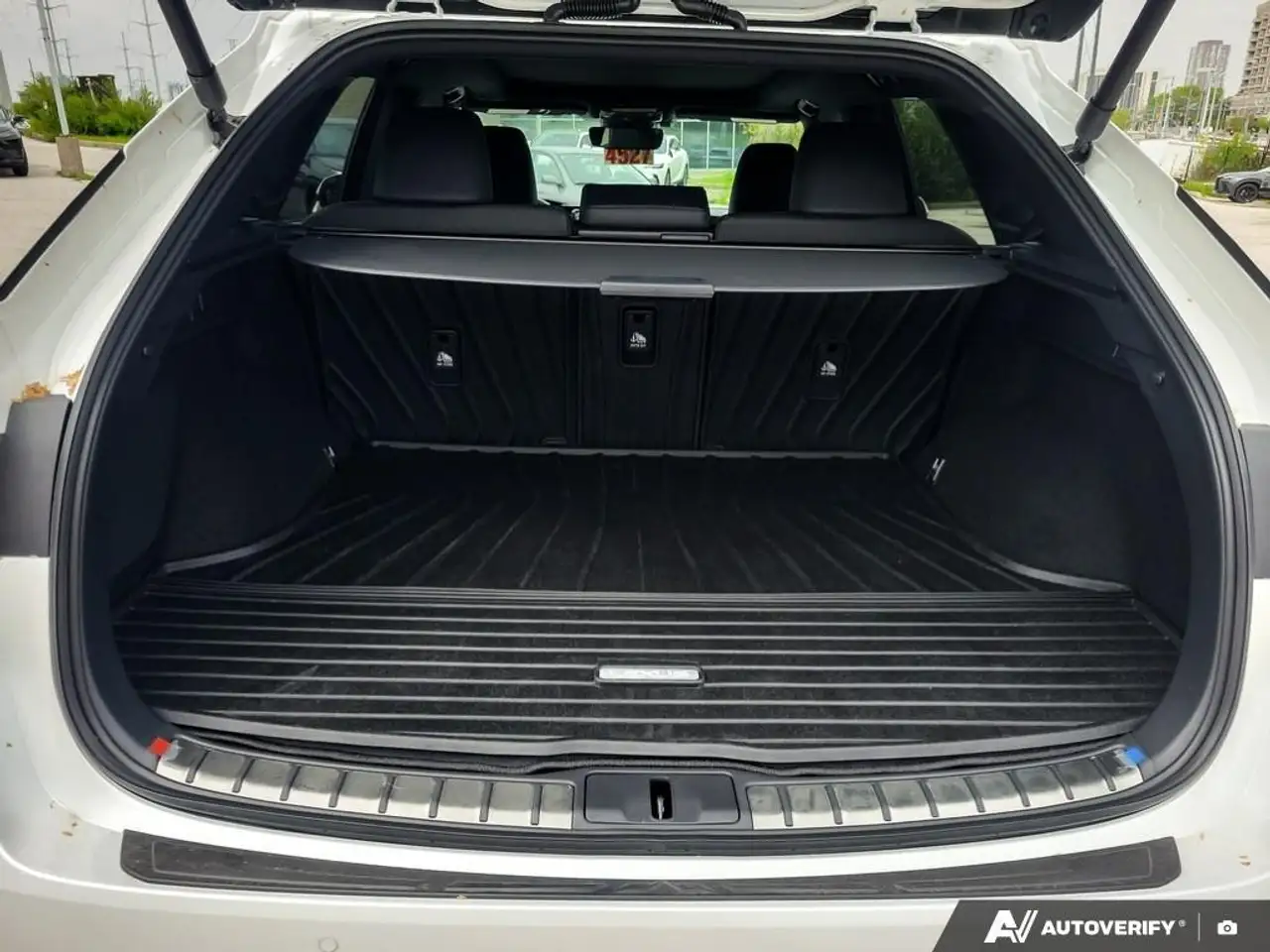Lexus RX - Image 13