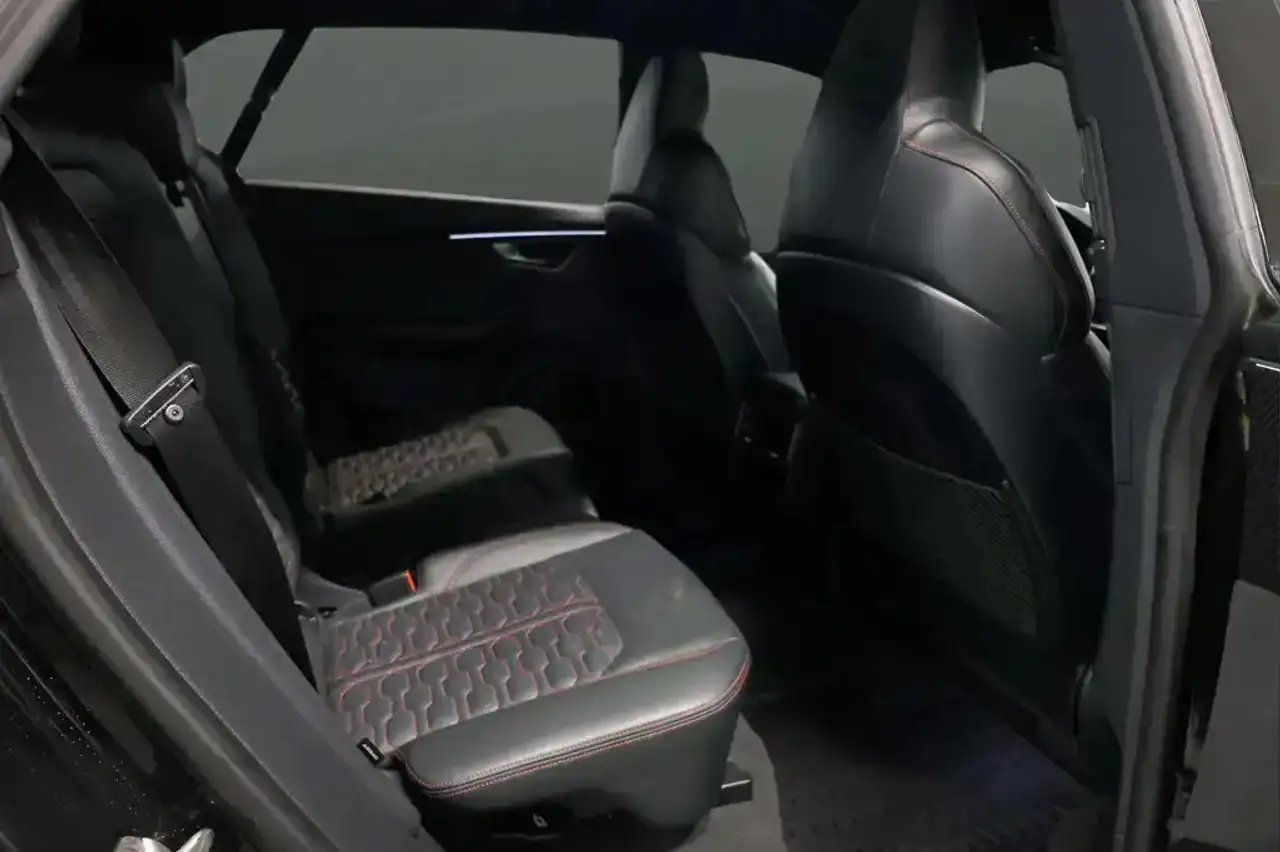 Audi RS Q8 - Image 12