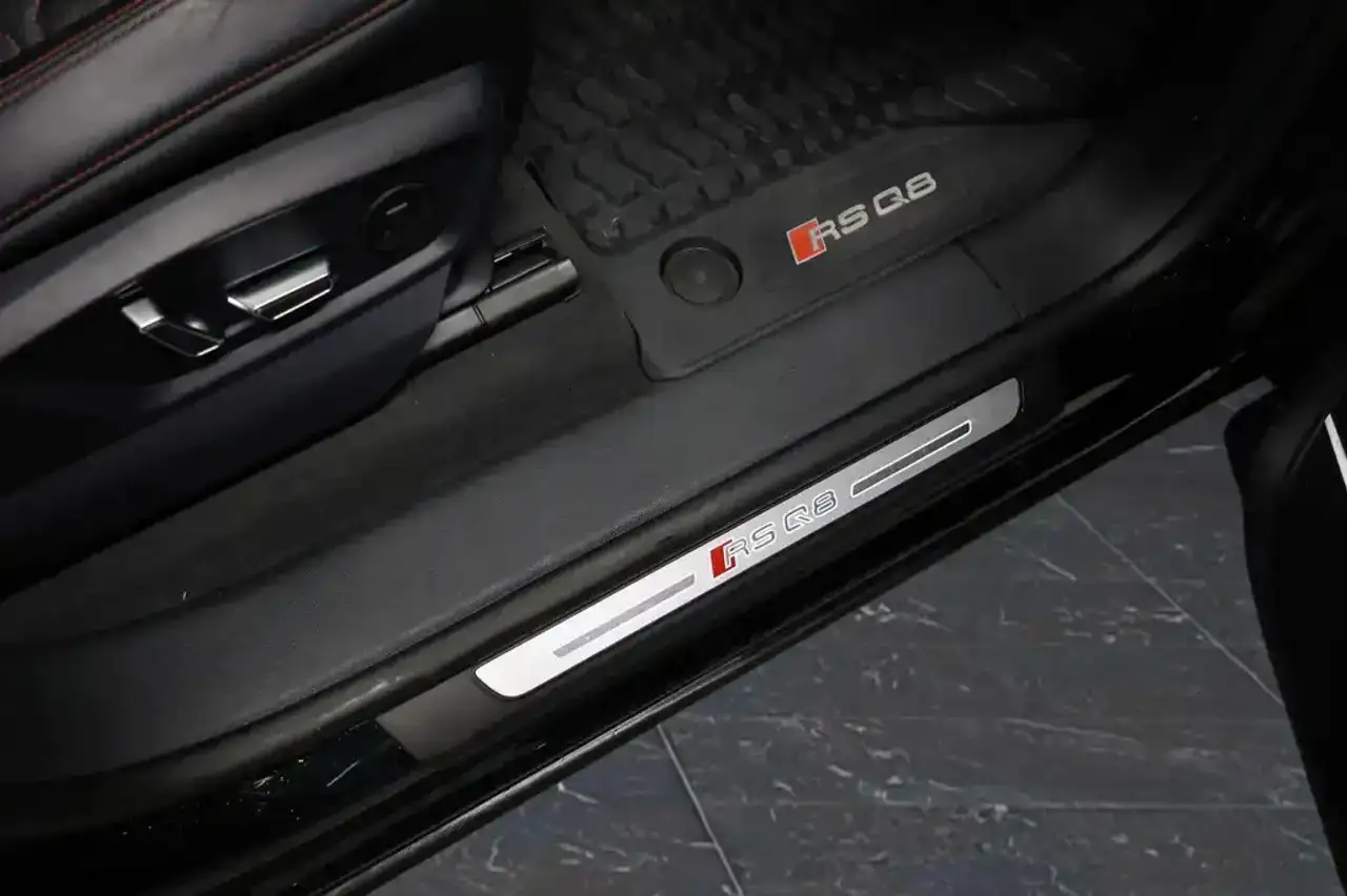 Audi RS Q8 - Image 15
