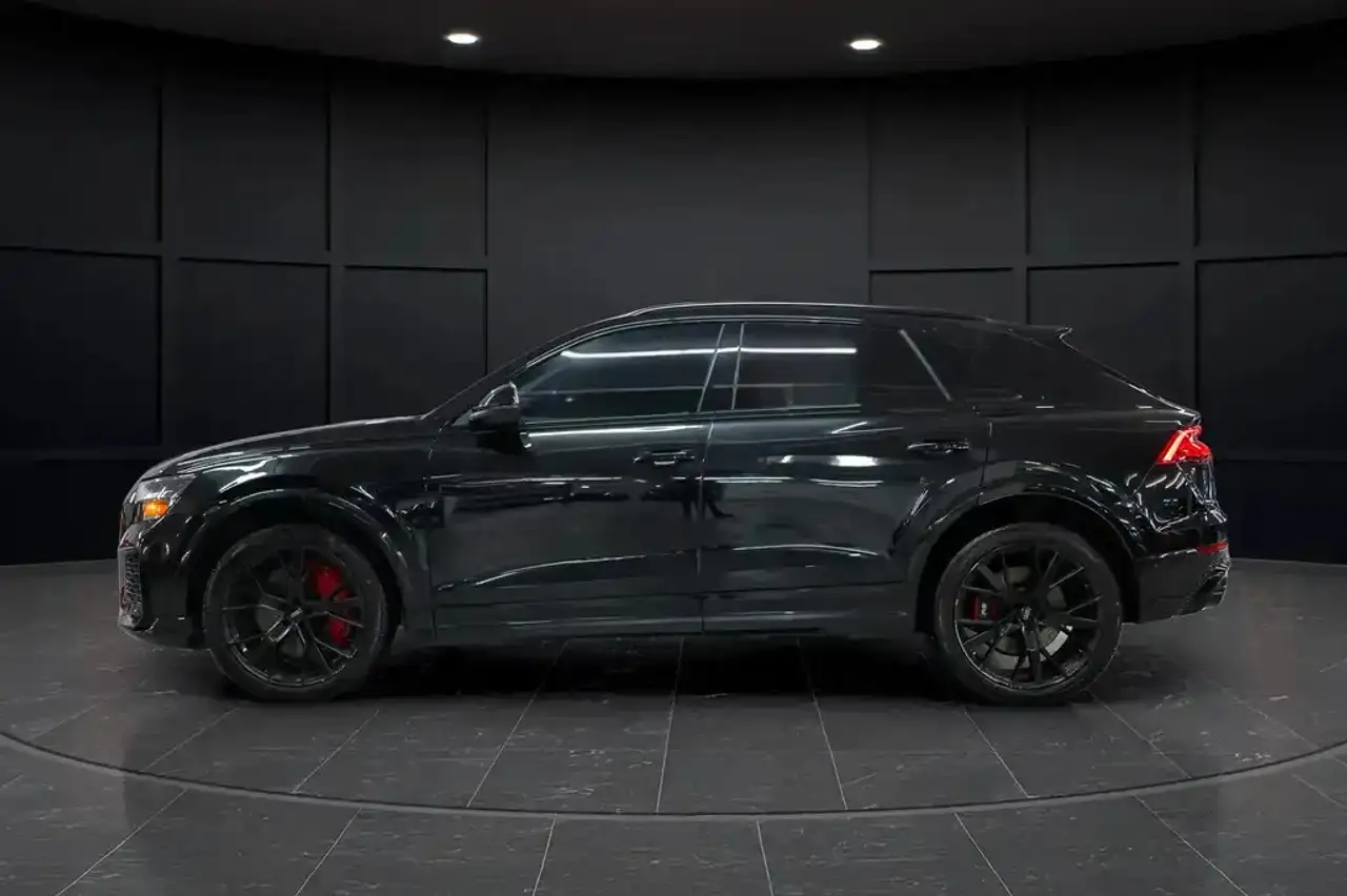 Audi RS Q8 - Image 5