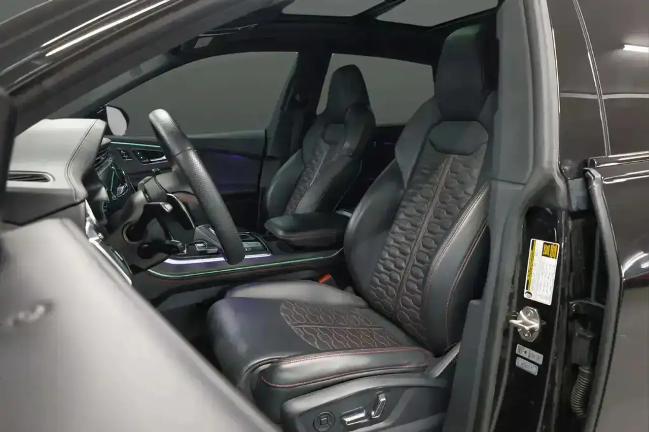 Audi RS Q8 - Image 20