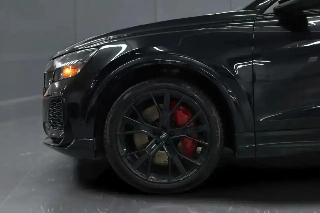 Audi RS Q8 - Image 6