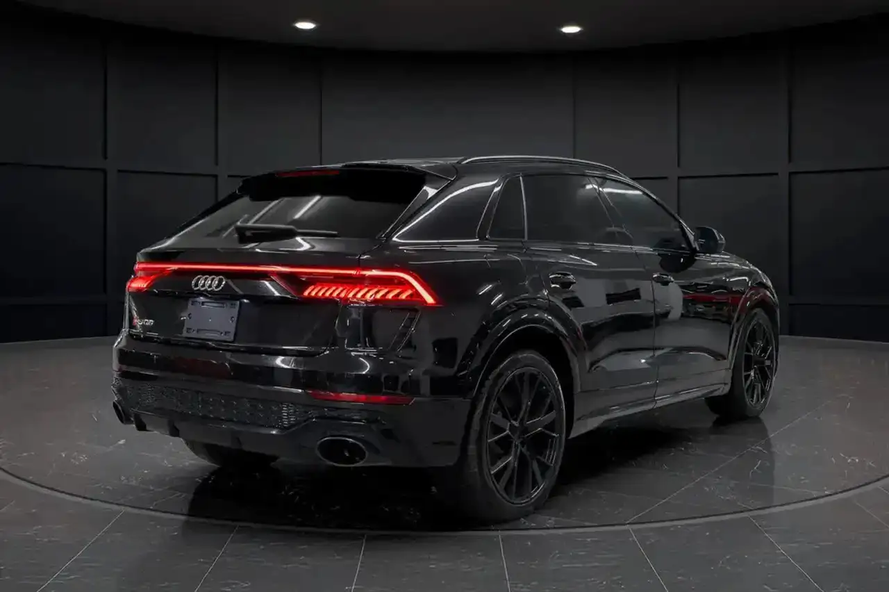 Audi RS Q8 - Image 11