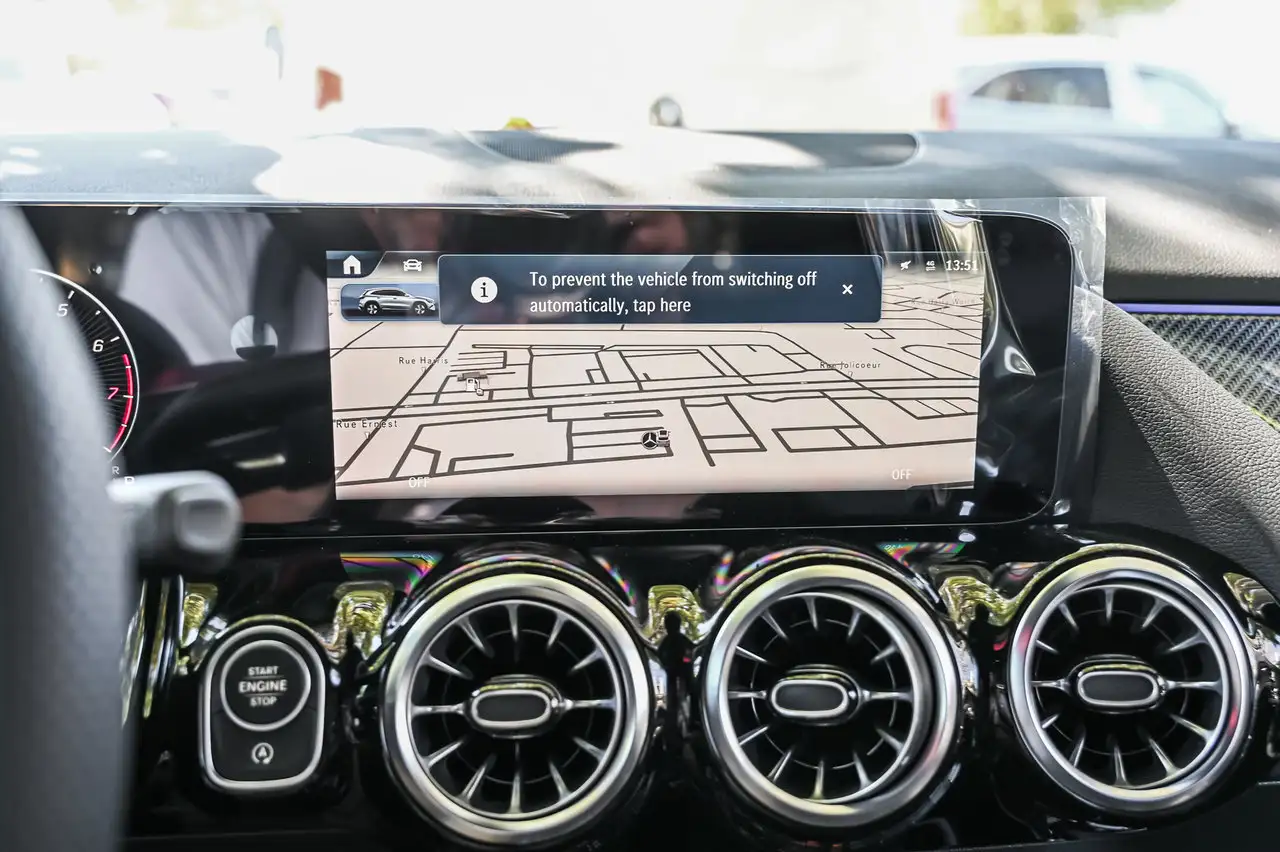Mercedes-Benz GLA - Image 11