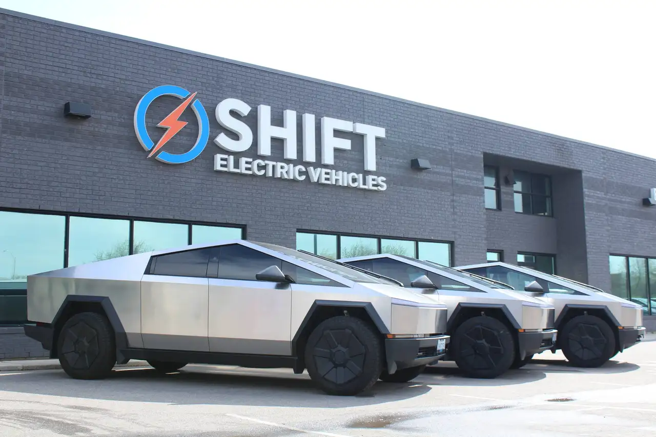 Tesla Cybertruck - Image 43