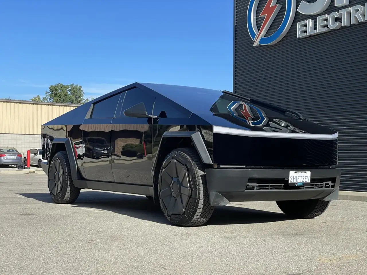 Tesla Cybertruck - Image 3