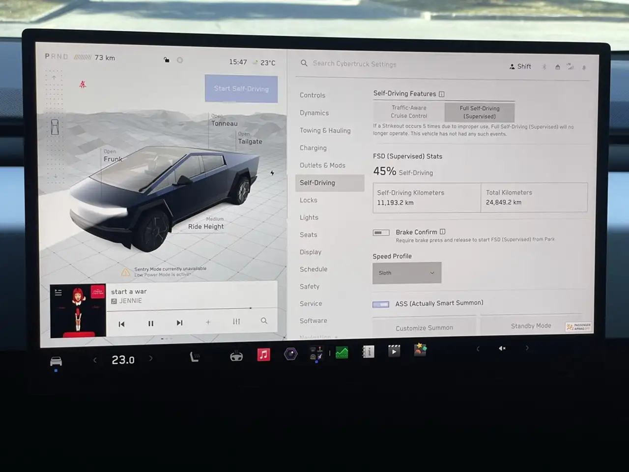 Tesla Cybertruck - Image 39