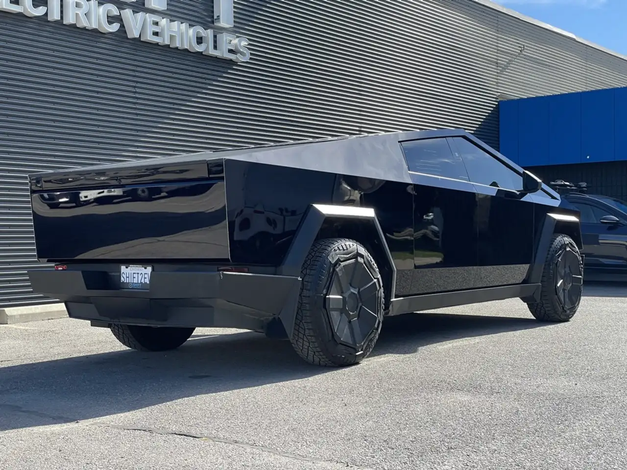 Tesla Cybertruck - Image 13