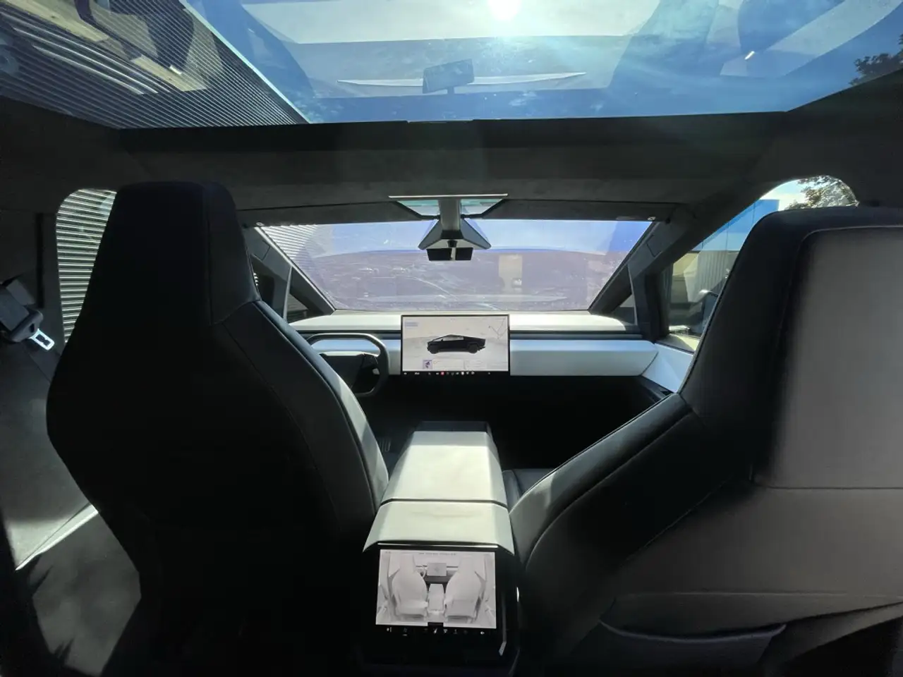 Tesla Cybertruck - Image 25