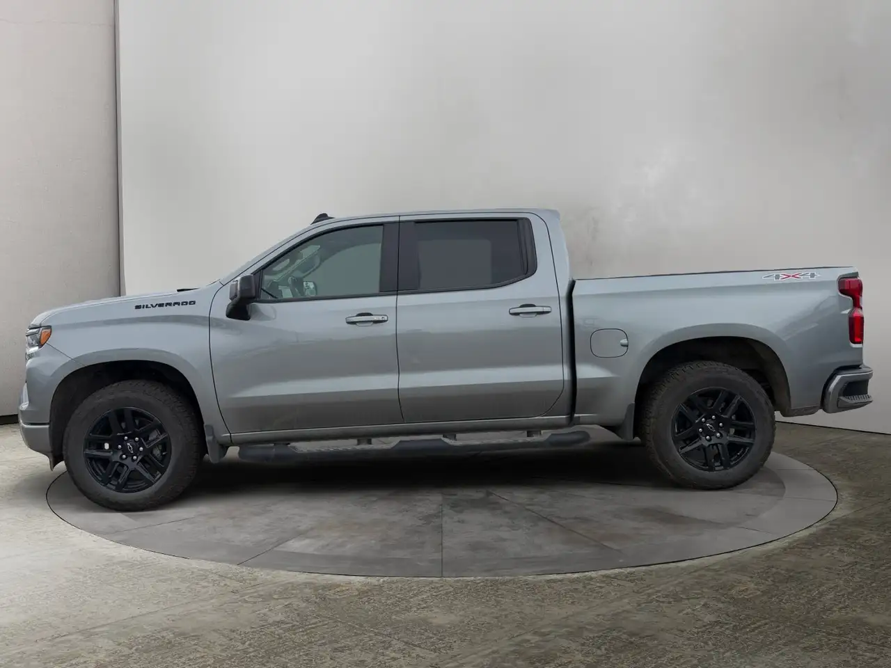 Chevrolet Silverado 1500 - Image 2