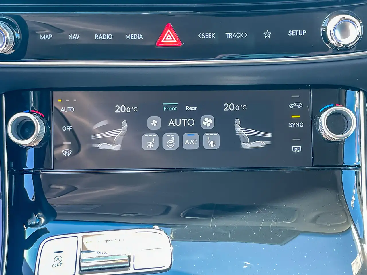 Genesis GV70 - Image 20