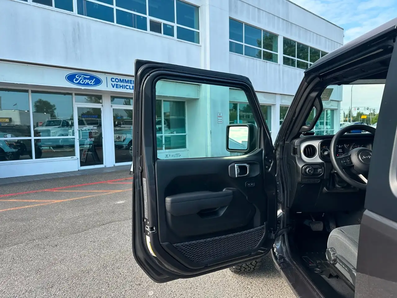 Jeep Wrangler - Image 15