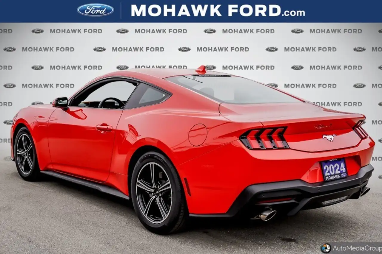 Ford Mustang - Image 21