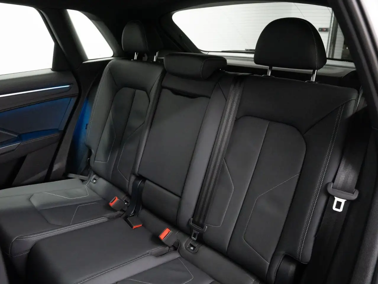 Audi Q3 - Image 17