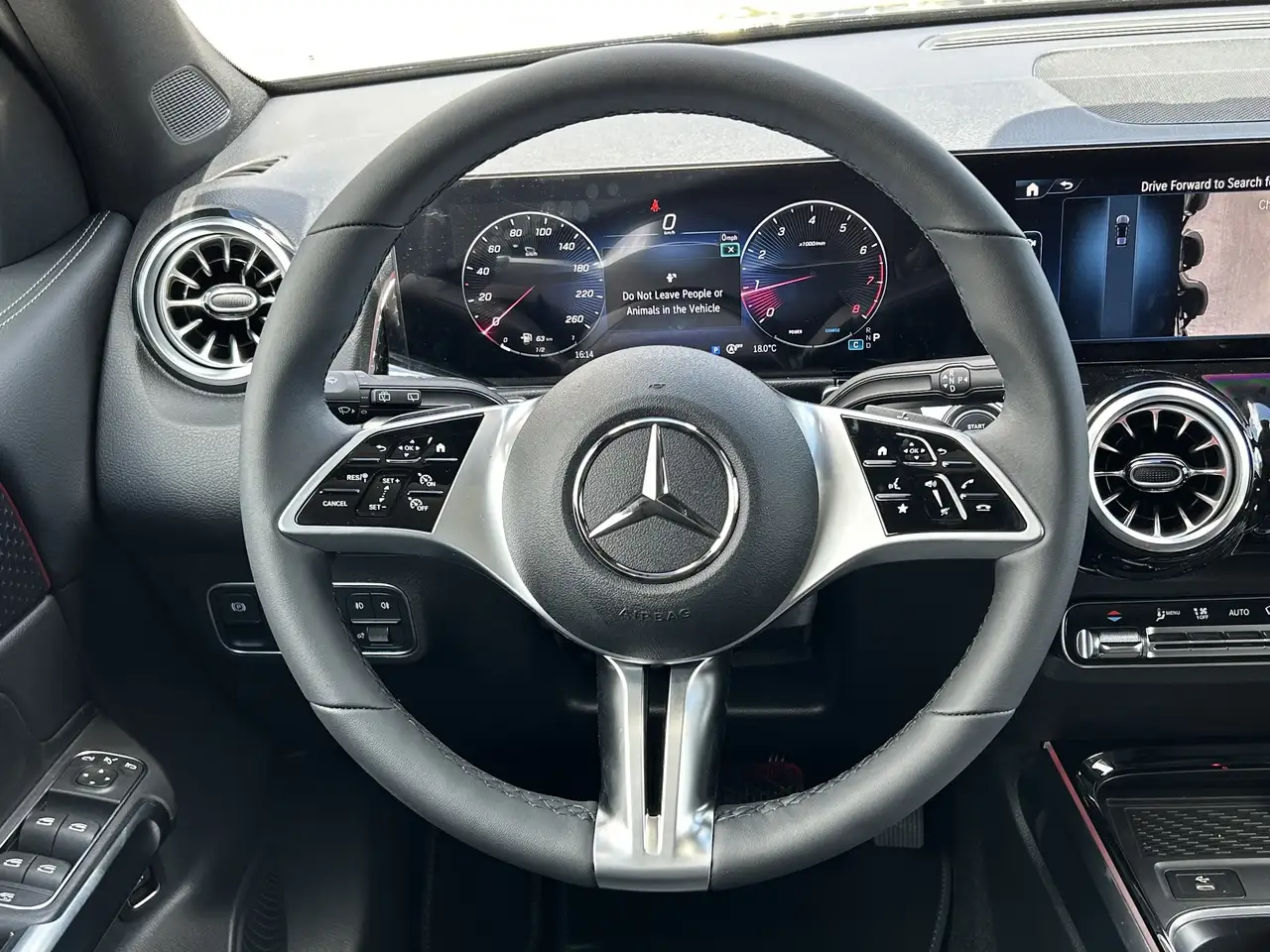 Mercedes-Benz GLB - Image 15