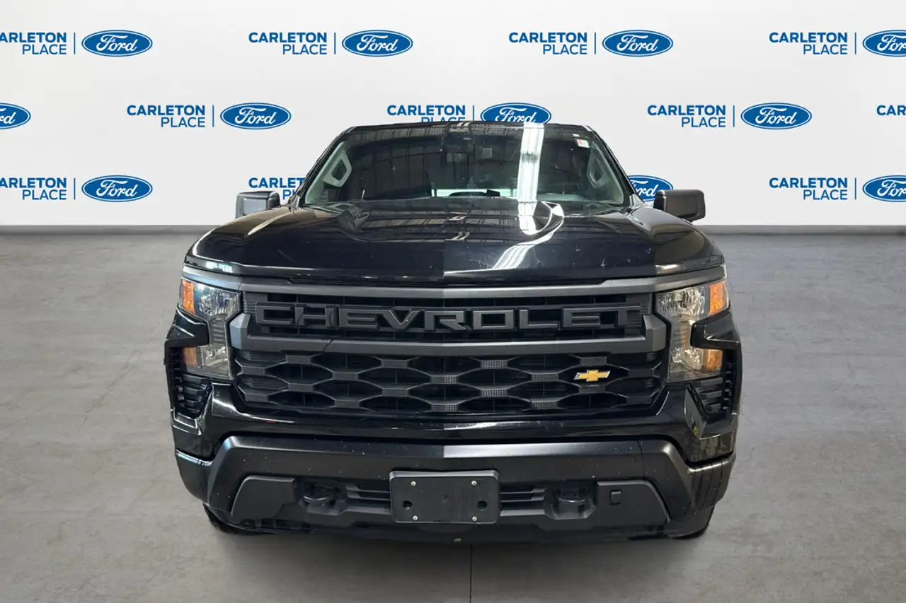 Chevrolet Silverado 1500 - Image 3