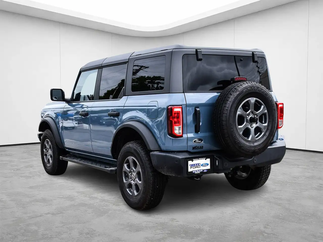 Ford Bronco - Image 4