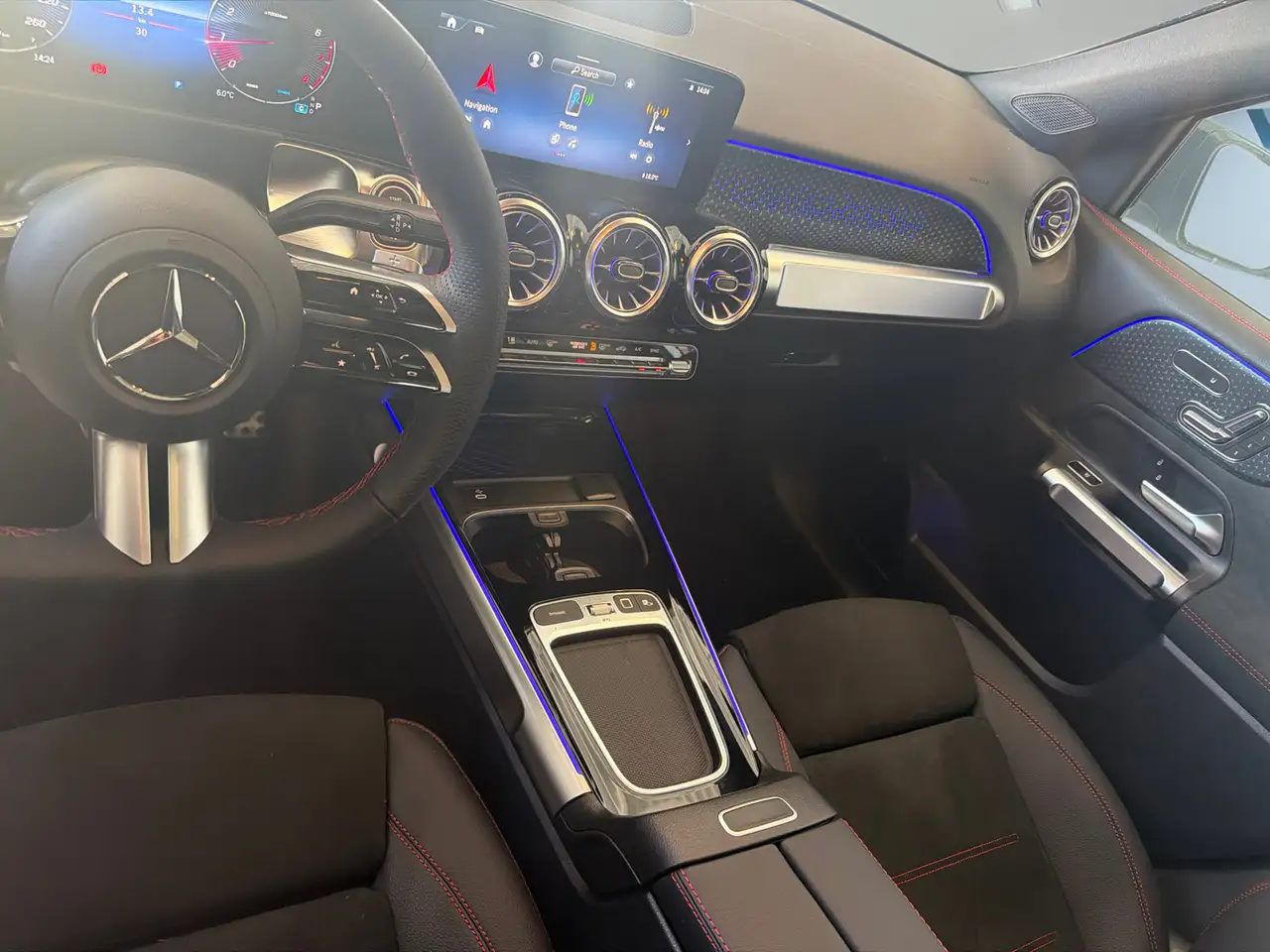 Mercedes-Benz GLB - Image 30