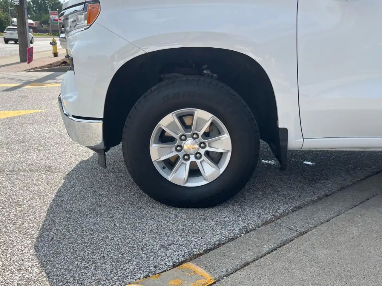 Chevrolet Silverado 1500 - Image 9