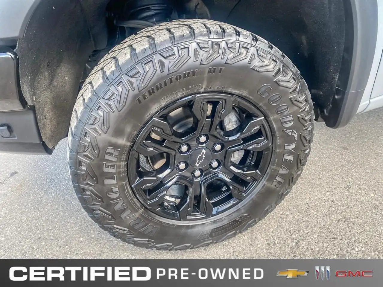 Chevrolet Silverado 1500 - Image 11