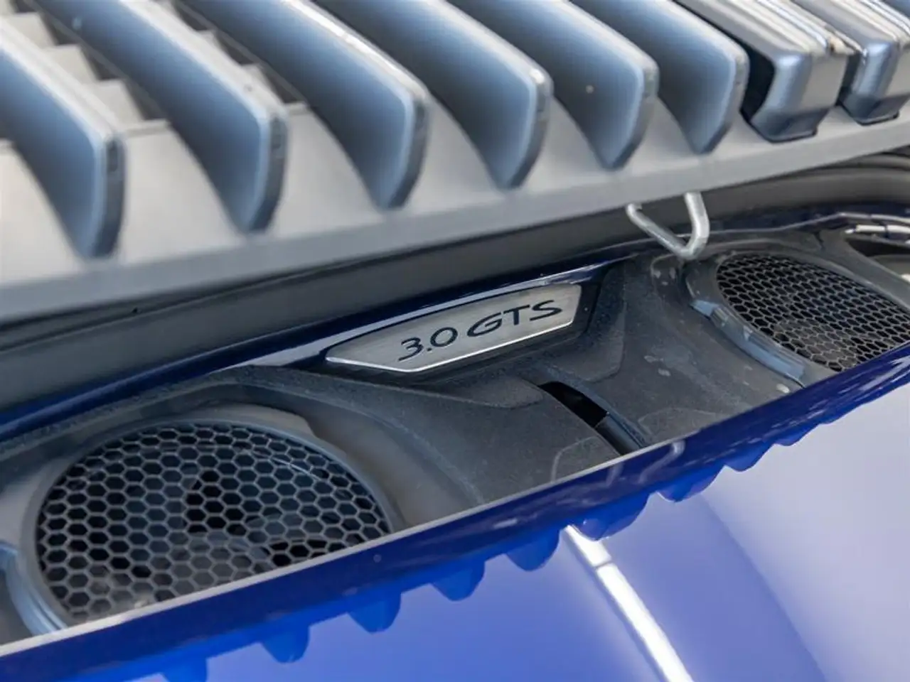 Porsche 911 - Image 44