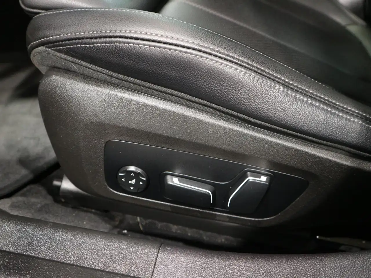 BMW 3 Series - Image 15