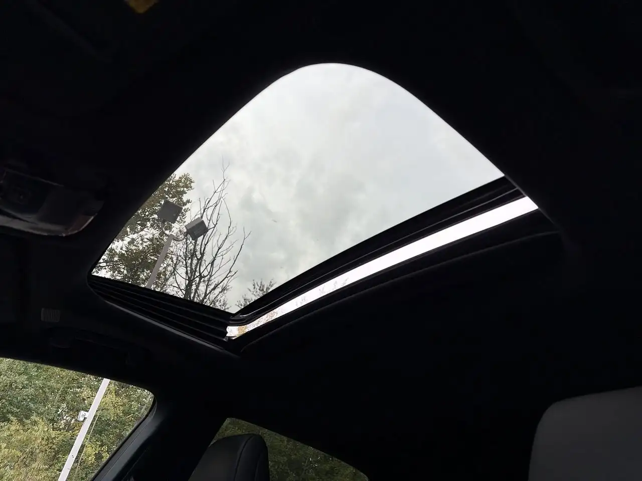 Lexus RX 350 - Image 29