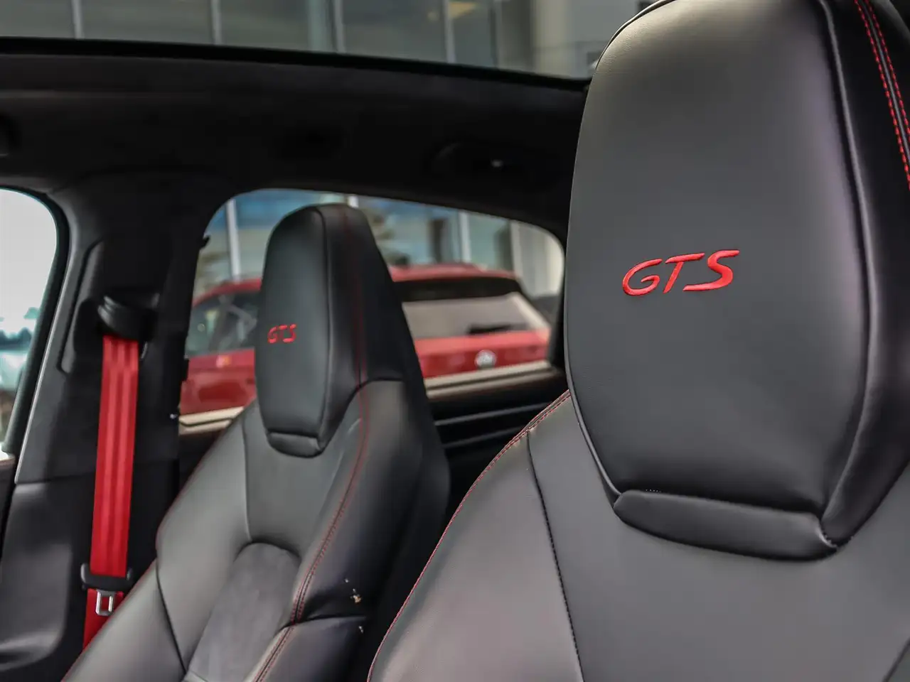 Porsche Cayenne - Image 12