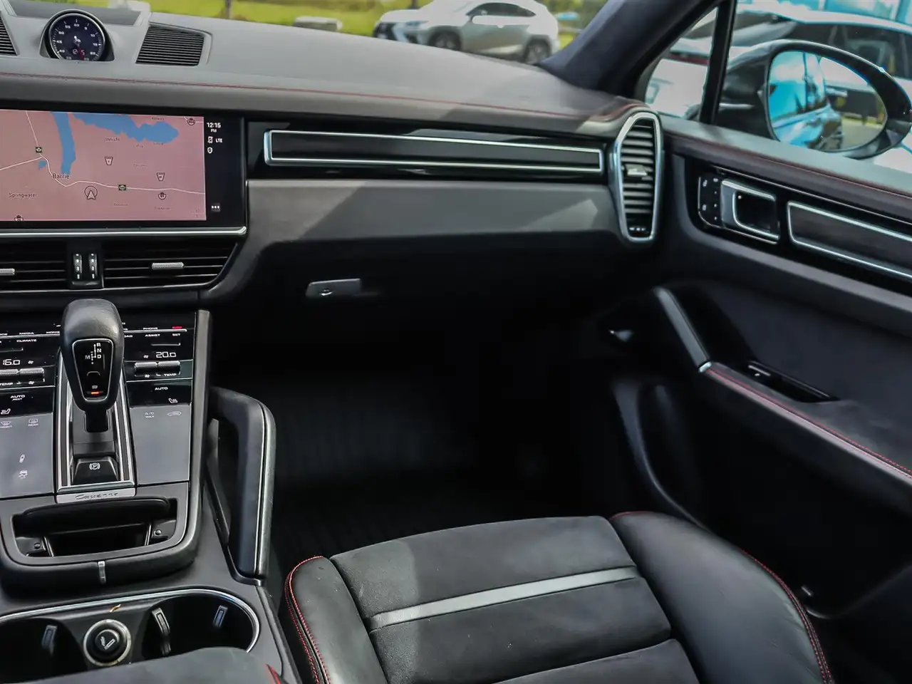 Porsche Cayenne - Image 16