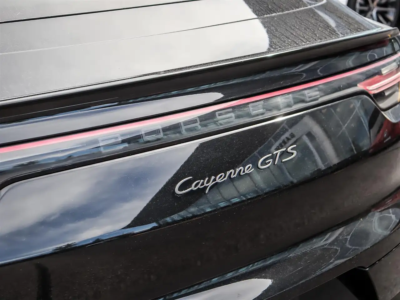 Porsche Cayenne - Image 24
