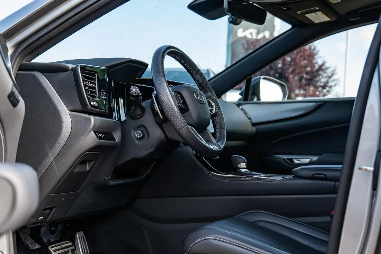 Lexus NX - Image 11