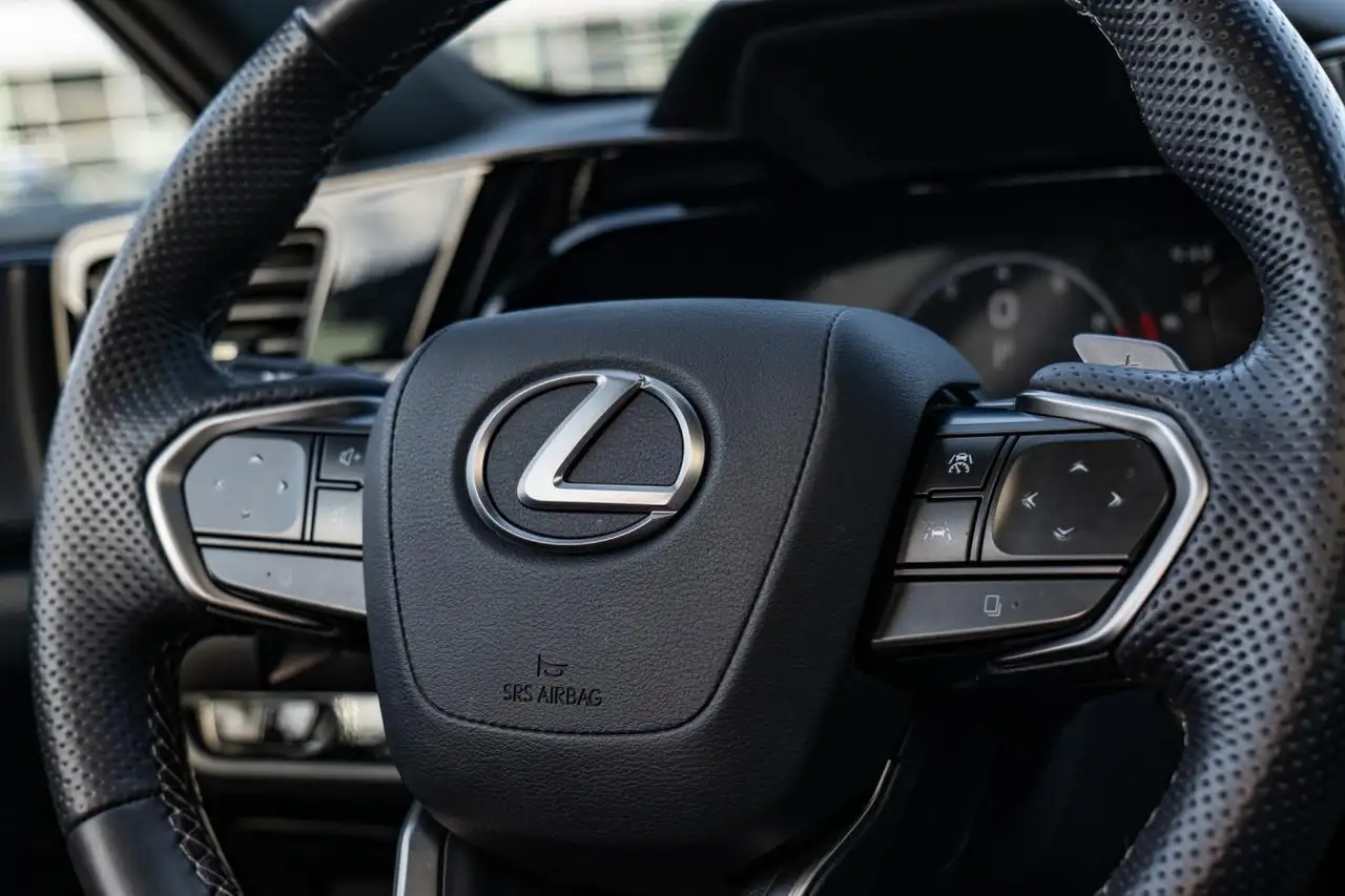 Lexus NX - Image 22