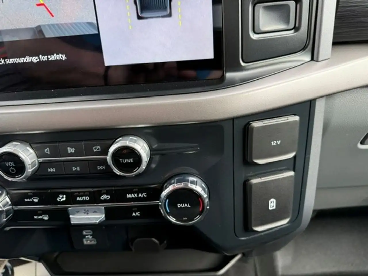 Ford F-150 - Image 21