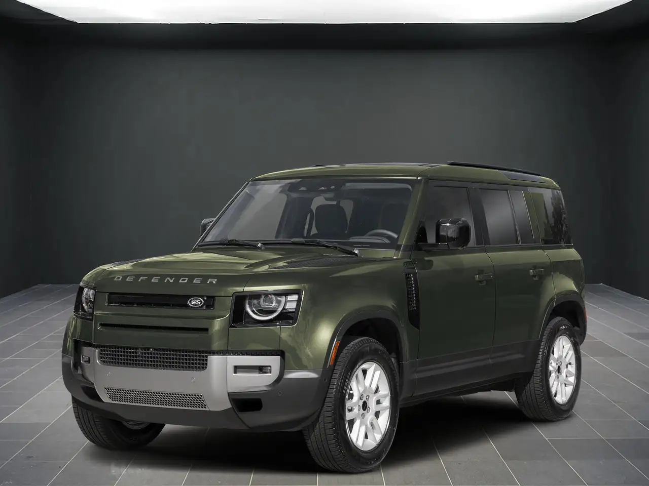 Land Rover Defender - Image 1