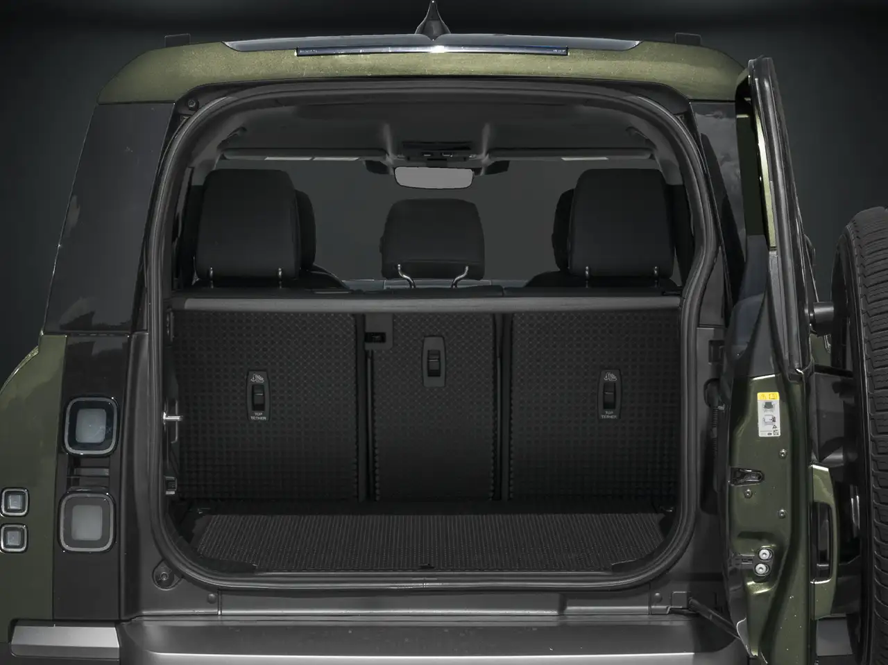 Land Rover Defender - Image 7