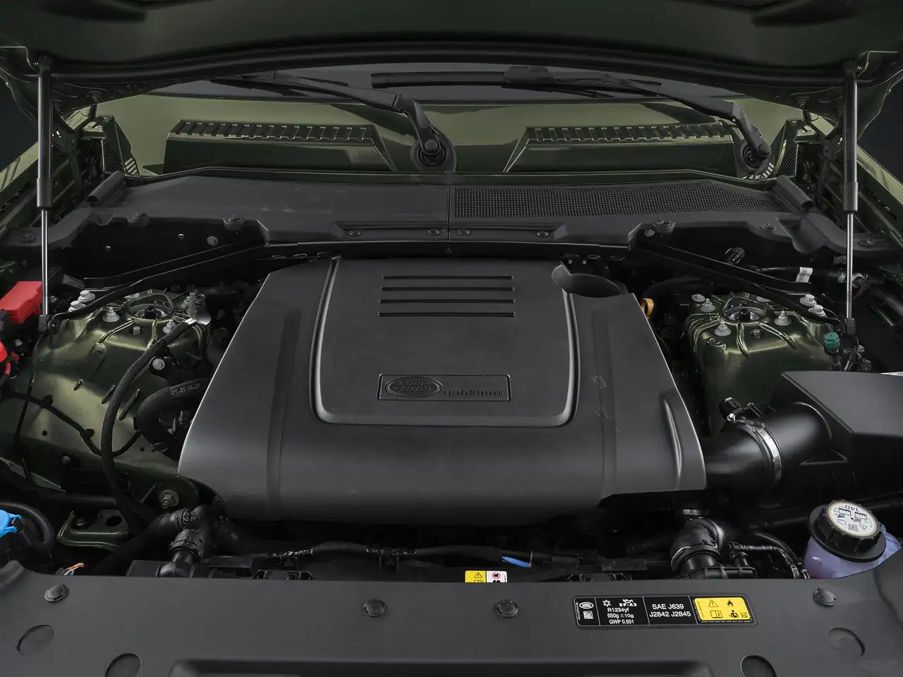 Land Rover Defender - Image 8