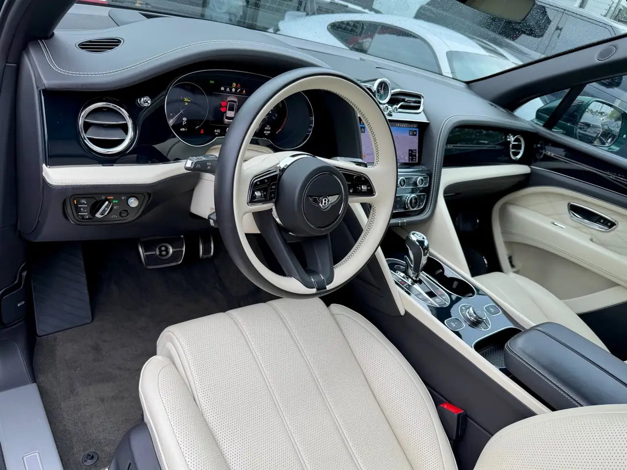 Bentley Bentayga - Image 33