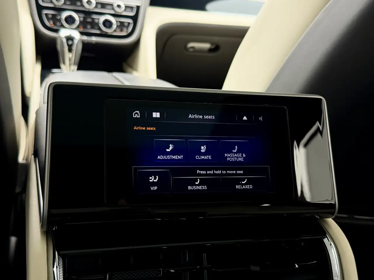 Bentley Bentayga - Image 25
