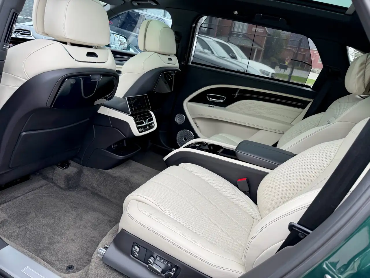 Bentley Bentayga - Image 13
