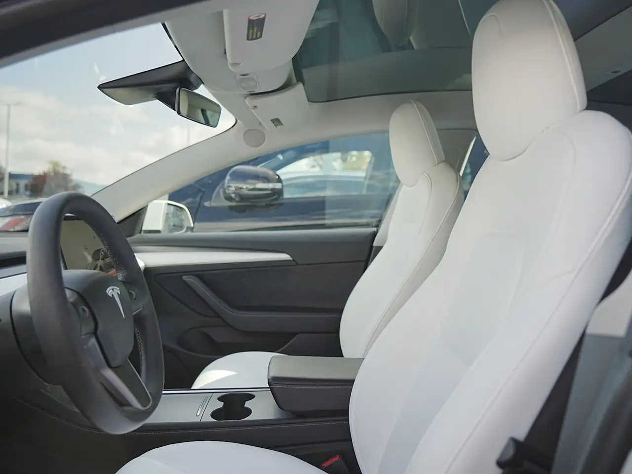 Tesla Model 3 - Image 10