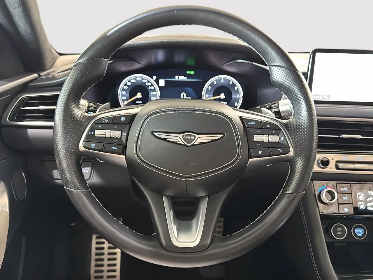 Genesis G70 - Image 33