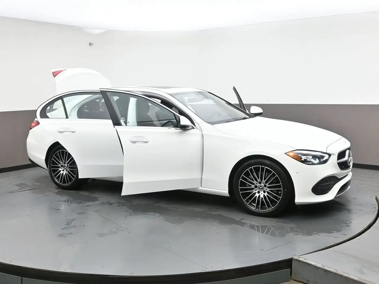 Mercedes-Benz C-Class - Image 39
