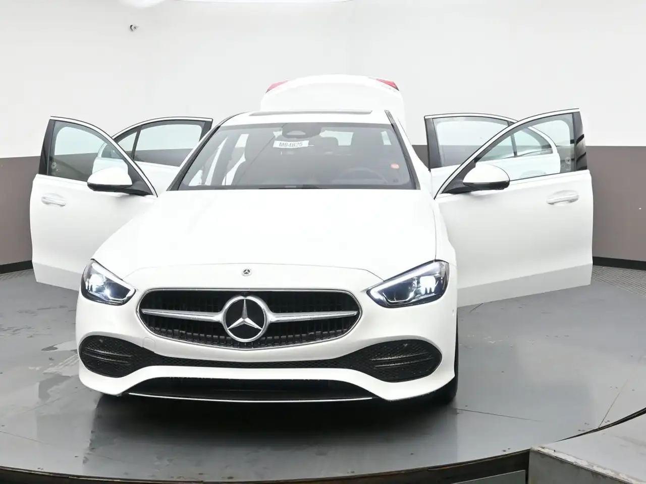 Mercedes-Benz C-Class - Image 40