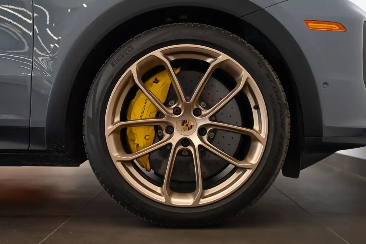 Porsche Cayenne - Image 9