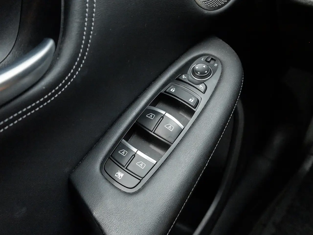 Infiniti QX55 - Image 14