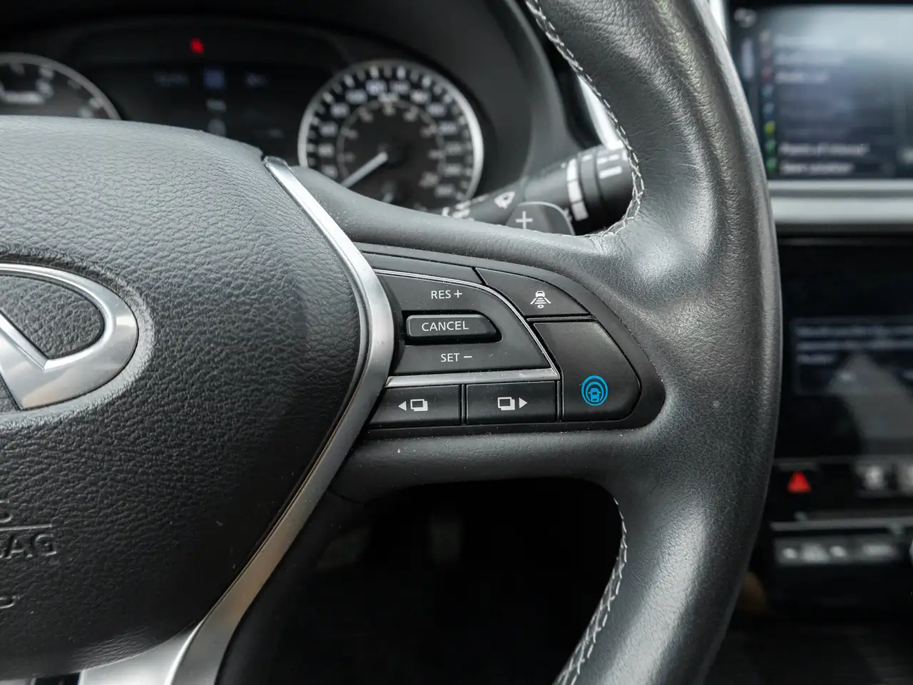 Infiniti QX55 - Image 10