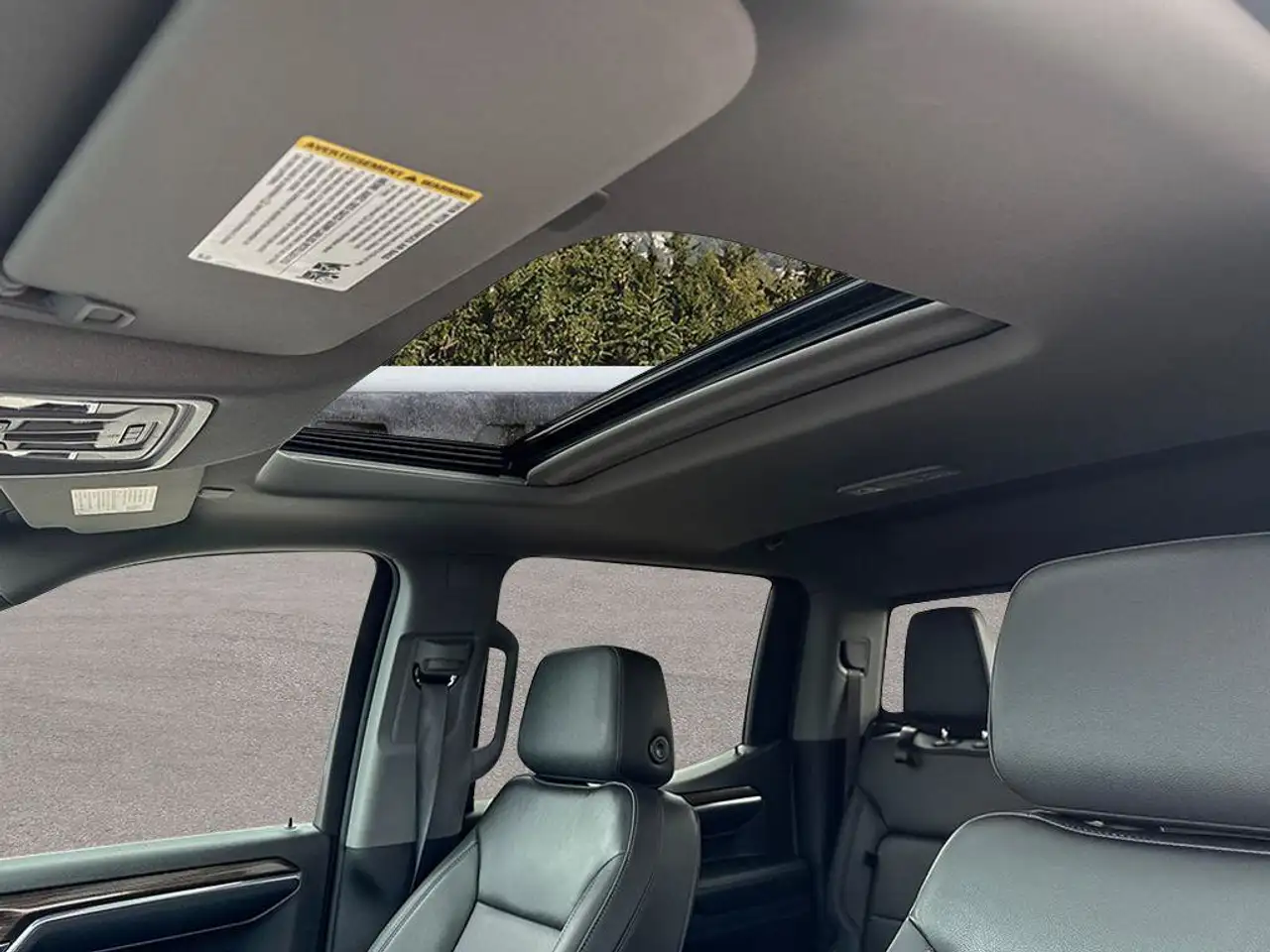 Chevrolet Silverado 1500 - Image 22