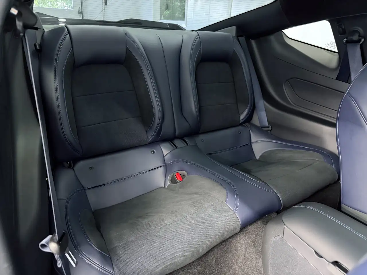Ford Mustang - Image 20